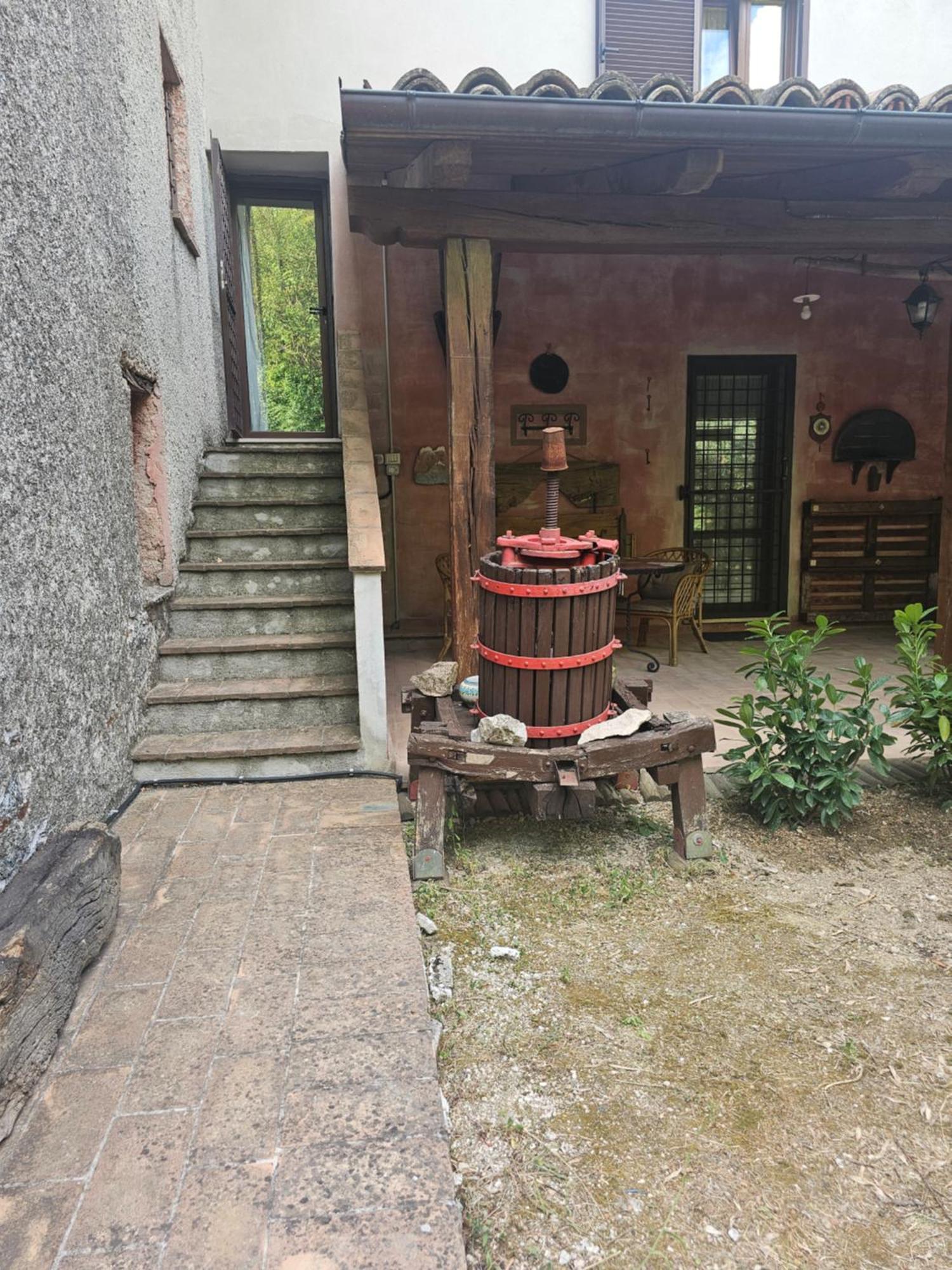 La Rosa Dei Venti - Country House Fossato di Vico Exterior foto